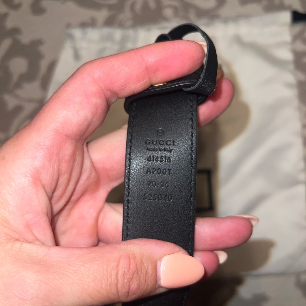 Authentic Gucci Gold Buckle Leather Black Belt - Picture 8 of 9